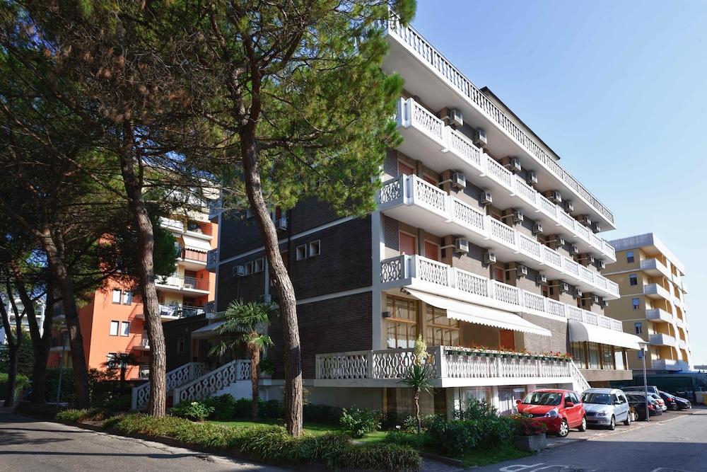 Hotel Danieli Bibione Exterior foto